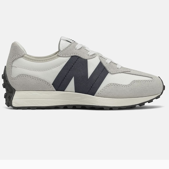 NWT’S NEW BALANCE 327 SILVER BIRCH & BLACK!TODDLER SIZE 12!